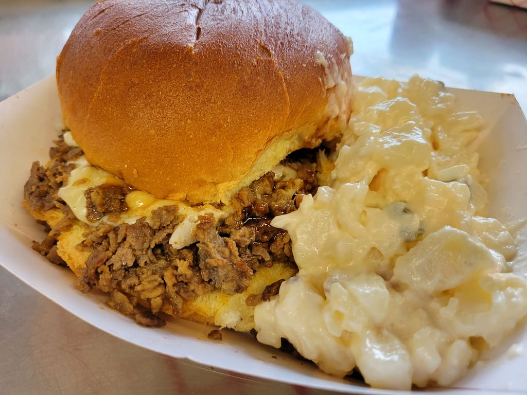 bbq sandwich mac & cheese food truck catering bbq sandwich mac & cheese food truck catering