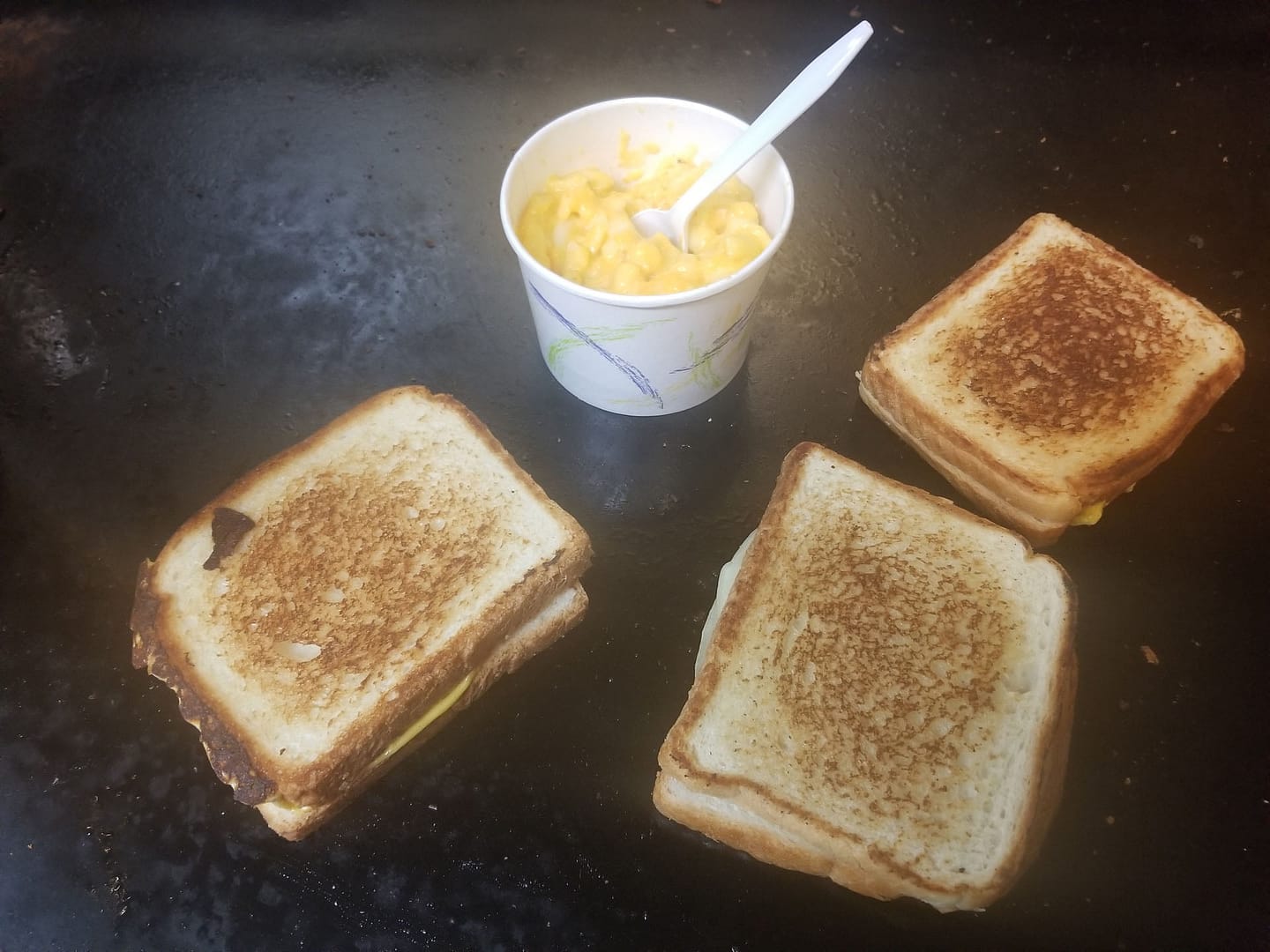 royal's grilled cheese -classic american- mac n cheese royal's grilled cheese -classic american- mac n cheese